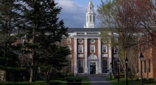 Trump gives Harvard 30 days to challenge foreign students ban