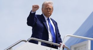 Trump jets off to Middle East without Ivanka and Jared Kushner
