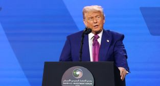Trump meets with new Syrian leader after pledging sanctions relief