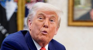 Trump reveals the advice he gave Macron after wife shoved his face