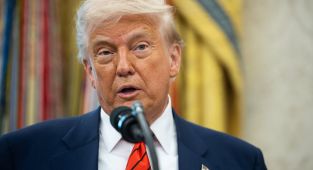 Trump rips into 'fool with no clue' Fed Chair Jerome Powell