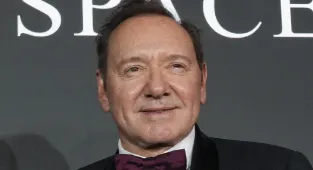 Two Hollywood face lifts: One's a masterpiece, the other a disaster...