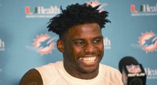 Tyreek Hill gives vicious prediction for Travis Hunter's debut season