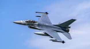 UFO crashes into US Air Force fighter jet over Arizona