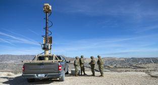 US judge dismisses case against migrants caught in new military zone