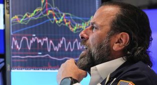 Wall Street on the rise after US-China trade war paused