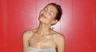 Wedding guest sparks outrage over 'crazy' outfit choice