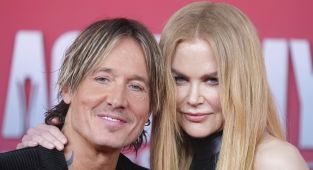 What's Nicole Kidman's husband Keith Urban done to his face?