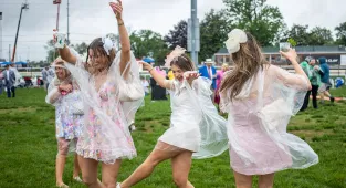 Wild Kentucky Derby attendees get rowdy ahead of horse race