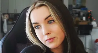 Woman live streamed her life for three years reveals truth
