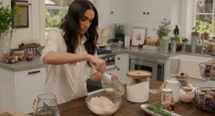 Woman threatens to sue Meghan Markle for $10m over bath salts recipe