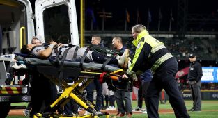 Yankees star rushed to hospital in ambulance after horrifying injury