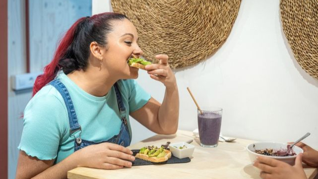 What your eating habits say about you, according to a psychologist