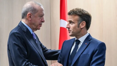 Erdoğan’dan diplomatik hamle: NATO zirvesinde Macron’a “güç gösterisi” mesajı