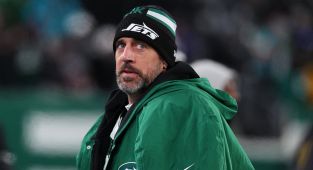 Aaron Rodgers finally makes a decision on his NFL future