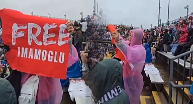 ABD-Türkiye maçında sürpriz pankart: 