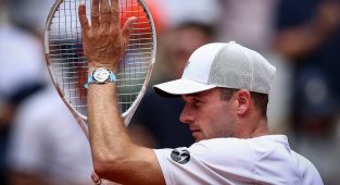 American tennis superstar breaks 22-year-old =record to make history