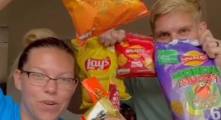 Americans try Cadbury's Bournville - but Brits point out their mistake