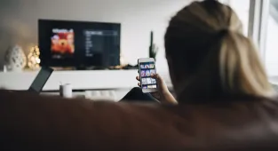 'Doomscrolling' can quadruple teens' risk of depression 