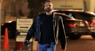 Ben Affleck is awkward third wheel at BFF Matt Damon's date with wife