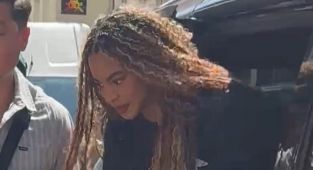 Blue Ivy looks the spitting image of her superstar mum Beyoncé