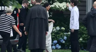 Clinton aide Huma Abedin weds billionaire Soros heir in the Hamptons