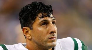 Controversial ex-NFL star posts reaction to old team's Pride message