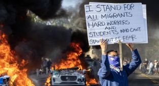 Democrats plot to stop Trump from seizing more power amid LA riots