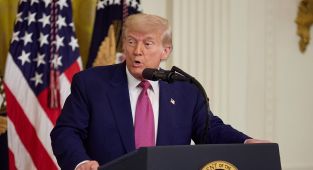 Does Trump feel like a king?