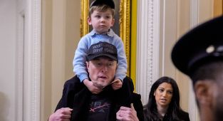 Elon Musk slaps down salacious claims about Stephen Miller's wife