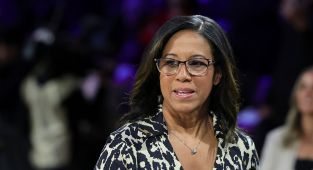 ESPN host pays tribute to absent sideline reporter amid family issue