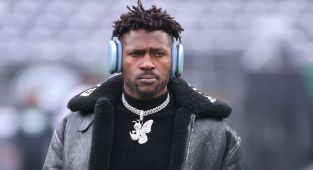 Ex-NFL star Antonio Brown wanted by police on attempted murder charge