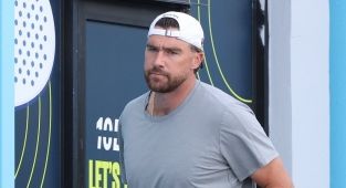 Fans spot surprising nod to Taylor Swift in Travis Kelce's gym bag