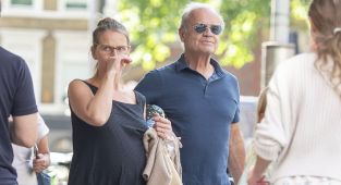 Frasier star Kelsey Grammer, 70, to become dad for EIGHTH time