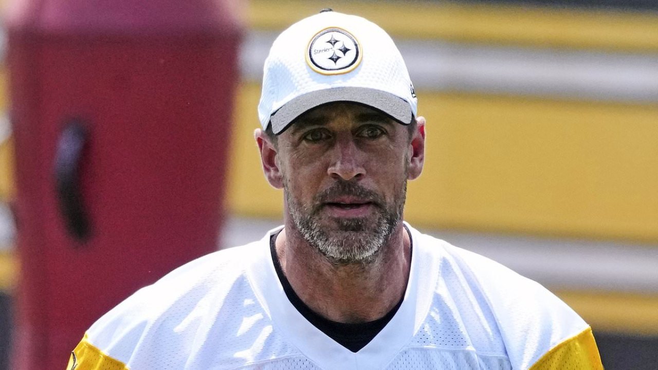 Furious Aaron Rodgers unleashes on 'fake marriage' rumors