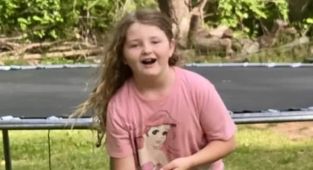 Girl, 7, faces nightmare while selling lemonade in her yard