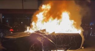 Infamous Dem-run city descends into Mad Max hellscape