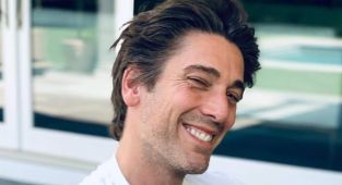 Inside ABC anchor David Muir's $7 MILLION New York City townhouse