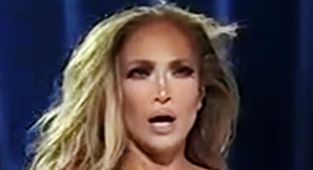 Jennifer Lopez exposes her pubic area in extreme bodysuit
