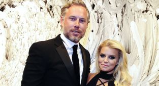 Jessica Simpson looks miserable with ex at daughter's graduation