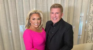Julie Chrisley continues to wow fans with post-prison transformation