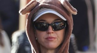 Katy Perry emerges amid 'tension' in Orlando Bloom relationship