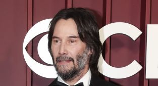Keanu Reeves STRADDLED by Broadway star during Tony Awards