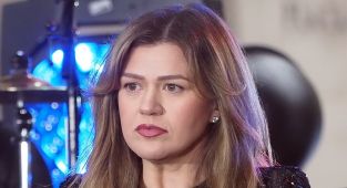Kelly Clarkson has meltdown on set over real reason she fears quitting