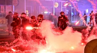 LA rocked by earthquake as anti-ICE riots break out
