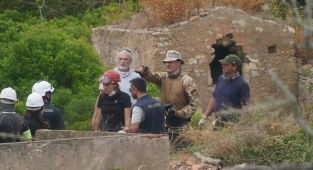 Madeleine McCann police probe samples of 'clothes and bone fragments'