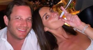 Mommy blogger returns online after husband's suicide at Hamptons home