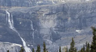 Multiple hikers feared dead after rock slide at national park
