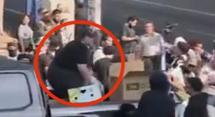 Mystery donor drops off face shields for LA protesters: Live updates