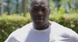 NFL player compares his Achilles tear to 'illegal' deportations